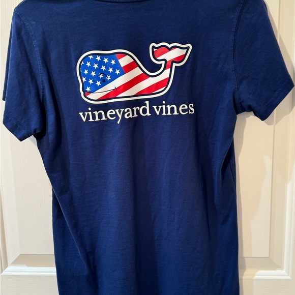 EUC - Vineyard Vines Women’s Navy Blue American Flag Whale Shirt with Pocket - Picture 3 of 7